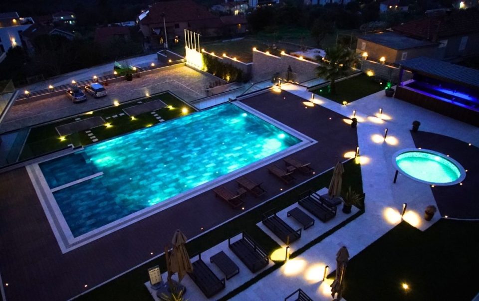 Your-Summer-Escape-Starts-Now-20%-Off-Royal-Blue-Resort-When-You-Book-by-Easter